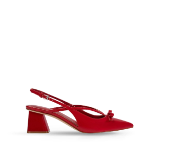 Zapatilla color roja