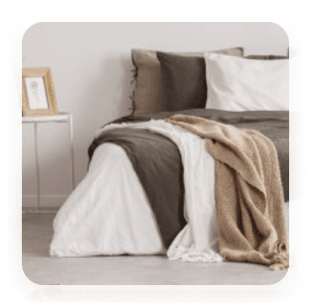 Cama con edredón y almohadas, Edredones, Hogar