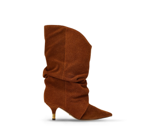 Bota con tacon delgado color cafe