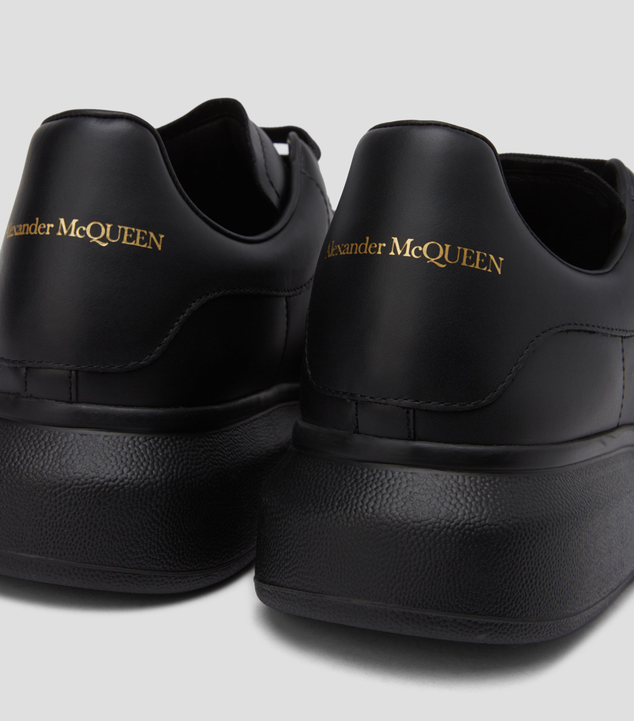 Alexander McQueen Tenis casuales negros Hombre El Palacio de Hierro