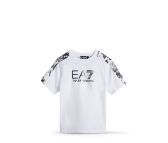 Imagen de una playera blanca de algodón con letras negras EA7, ARMANI