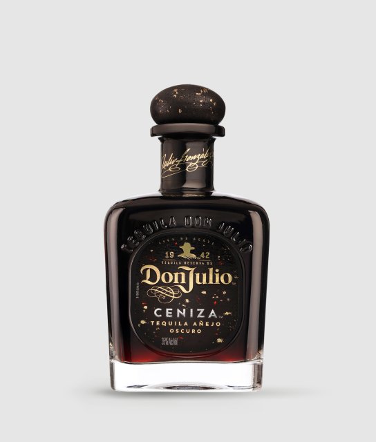 Botella color negra de DON JULIO CENIZA