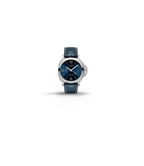 Imagen de un reloj plateado con correa azul de piel de la marca PANERAI, PANERAI