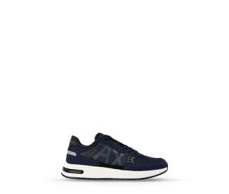 Imagen de un tenis blanco con detalle negro y letras, ARMANI