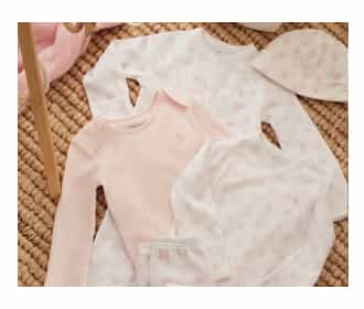 ropa de bebe blanca con rosa Bebés