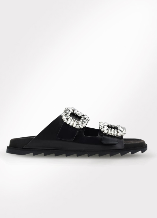 Sandalia color negra con con broches billantes