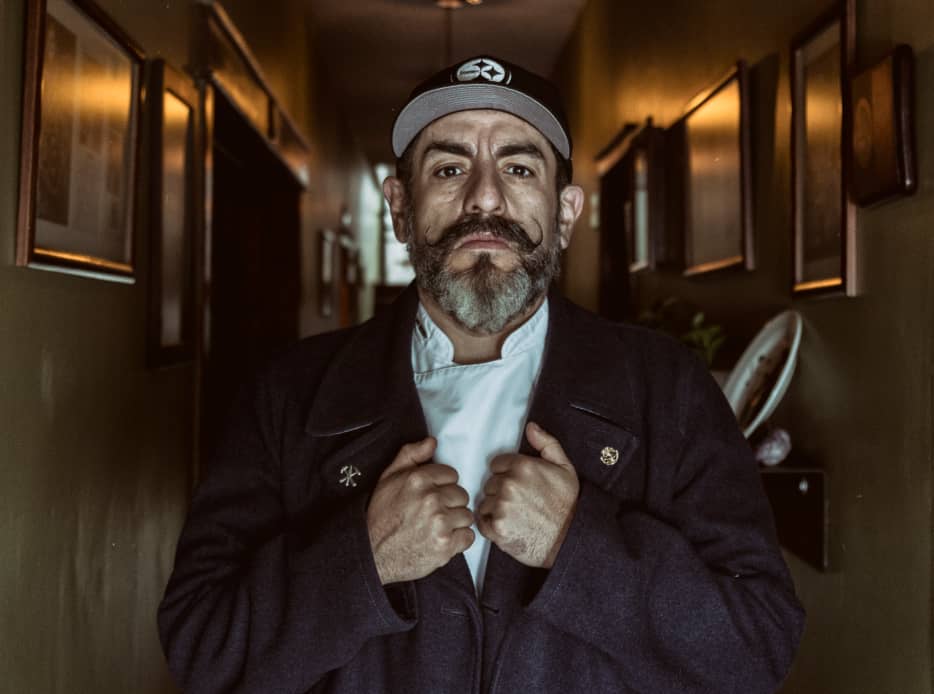 Foto del chef AQUILES CH&Aacute;VEZ