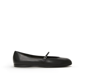 Zapato negro, MAX MARA