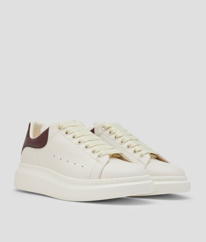 Par de tenis color blancos con cafe MCQUEEN