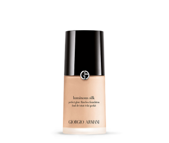 Imagen de base maquillaje, ARMANI Belleza
