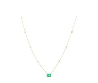 collar dorado con piedra verde eugenia