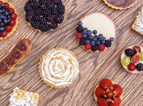 imagen de tartas de frutos rojos y postres