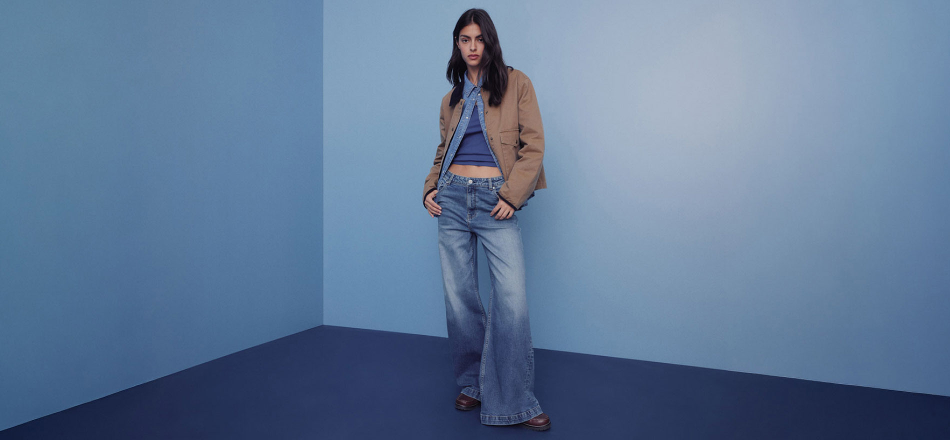 imagen de mujer con ropa azul