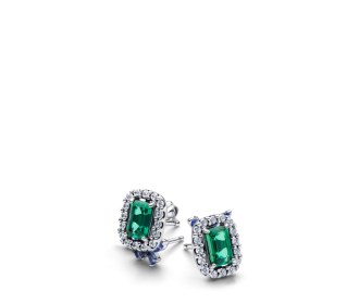 par de aretes plateados con verde