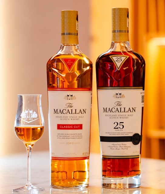 Imagen de dos botella de THE MACALLAN una de classic cut y otra de 25 a&ntilde;os