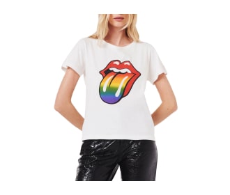 playera blanca con letras de colores, PRIDE