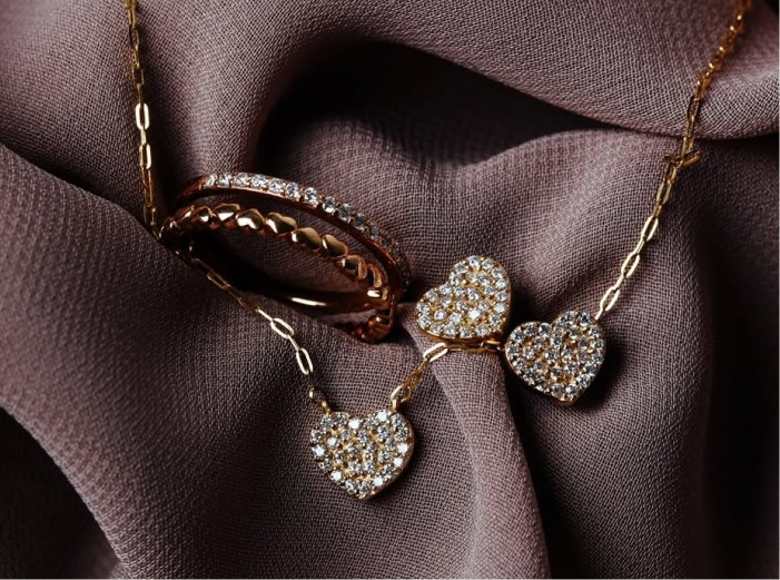 collar de corazones Eternity