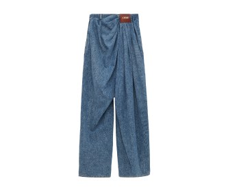 Imagen de un pantalon azul de la marca LOEWE