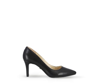 Imagen de zapatilla negra. Mujer Últimas piezas