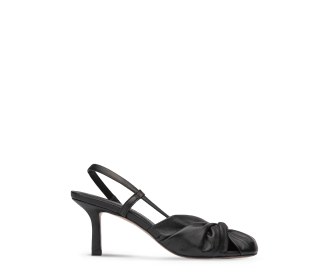 zapatilla negra