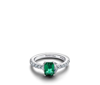 anillo plateado con verde