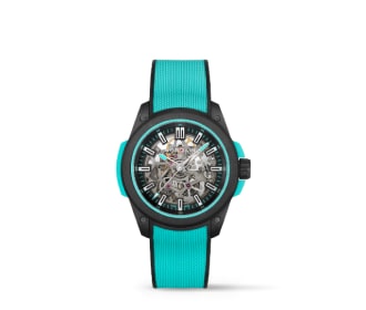 reloj azul con negro, Norqain