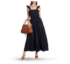 mujer usando vestido negro, CHLOÉ