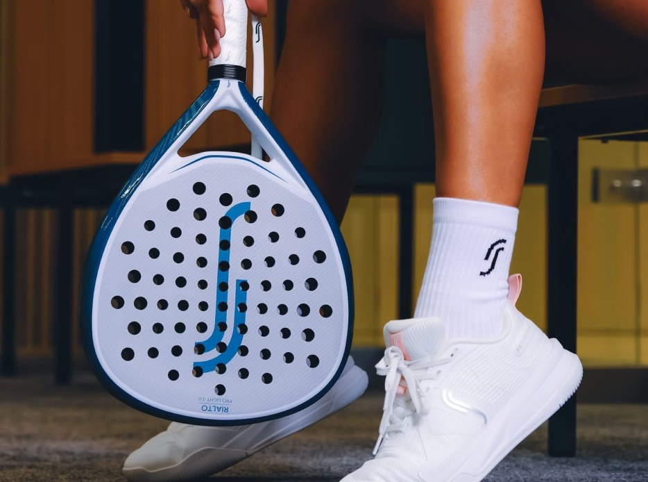 Imagen de  una raqueta PADEL