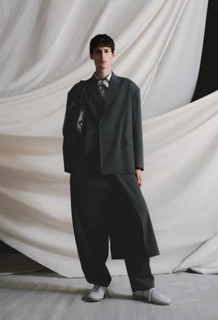 Adolfo Dom&iacute;nguez