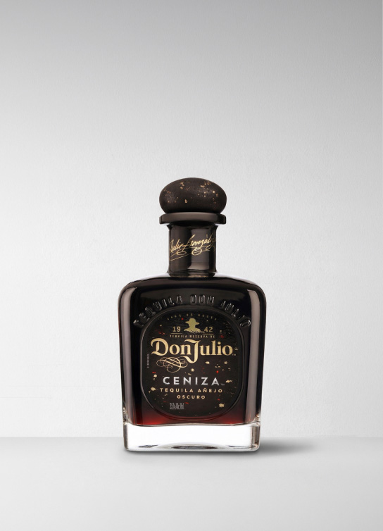 Botella de DON JULIO 