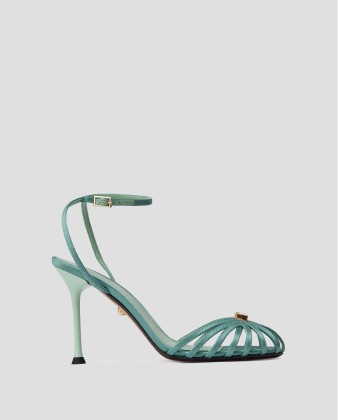 Zapatilla color verde claro