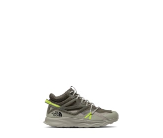 bota deportiva gris con verde
