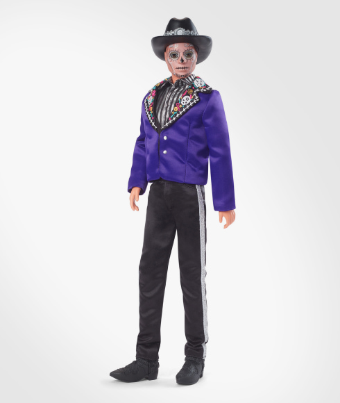 Mu&ntilde;eco KEN con pantalon negro, saco color morado y un sombrero negro, KEN D&Iacute;A DE MUERTOS