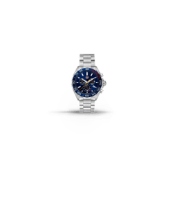 Imagen de un reloj plateado con carátula azul de la marca TAG HEUER