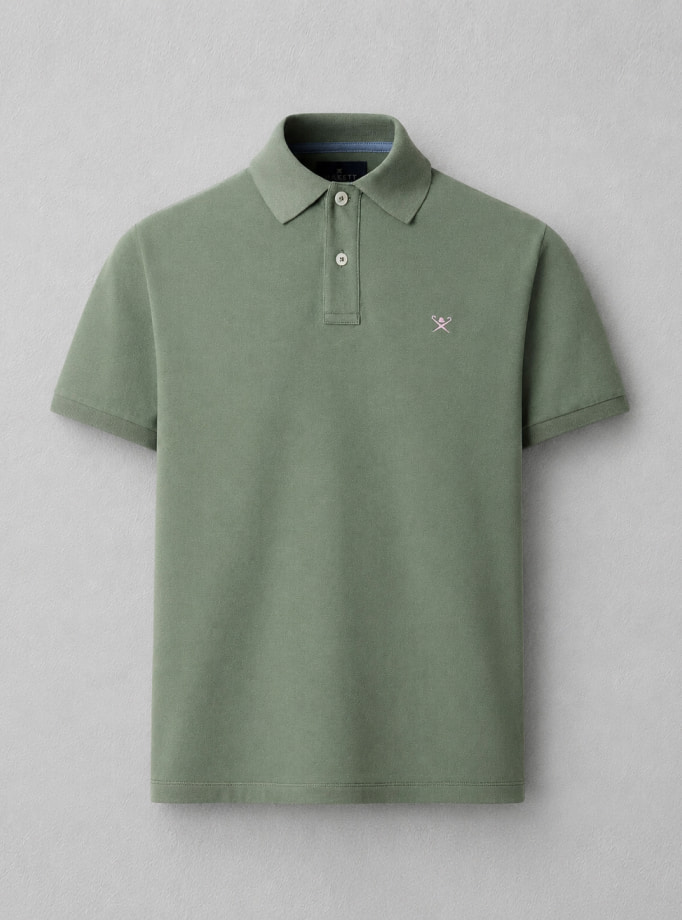 Selecci&oacute;n de ropa contempor&aacute;nea: playeras