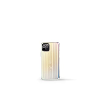 Imagen de protector de celular de color plata de la marca RIMOWA