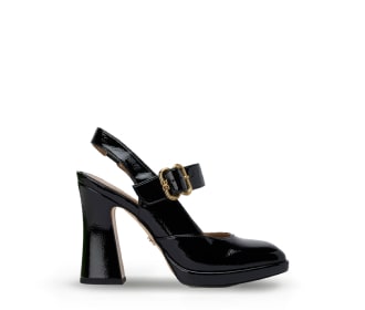 zapatilla negra