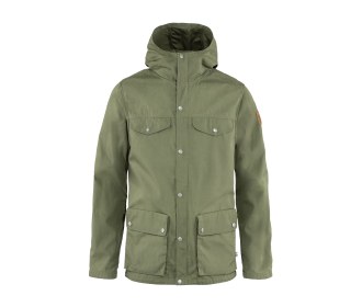 Chamarra color verde. Fjallraven