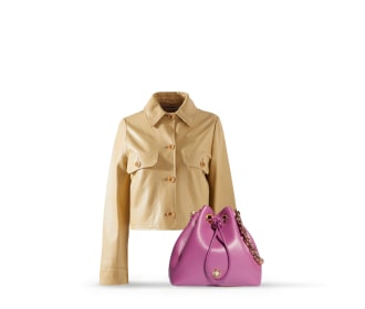 chamarra cafe y bolso rosa de piel, Dhierro