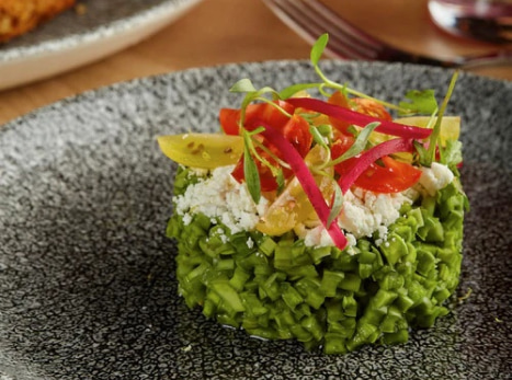 imagen de un platillo gourmet de vegetales