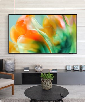 Imagen de una pantalla de la marca SAMSUNG empotrada en la pared, banner menu