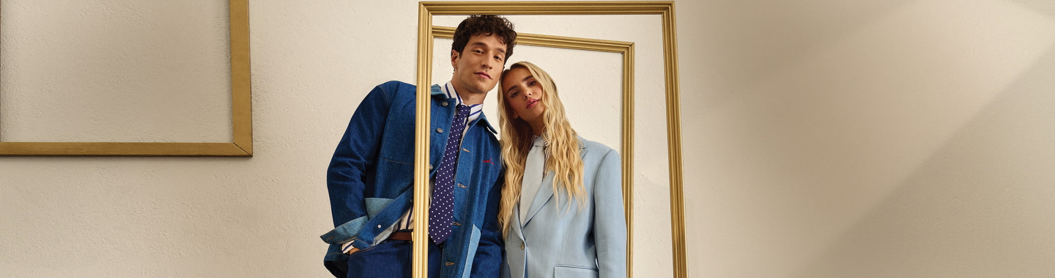 Oportunidades uanicas, imagen de un hombre y una mujer, hombre del lado izquierdo vistiendo ropa color azul marino y mujer del lado derecho con traje color azul cielo. Hasta 60% de descuanto + hasta 3 mensualidades sin intereses, julio 18 al 24