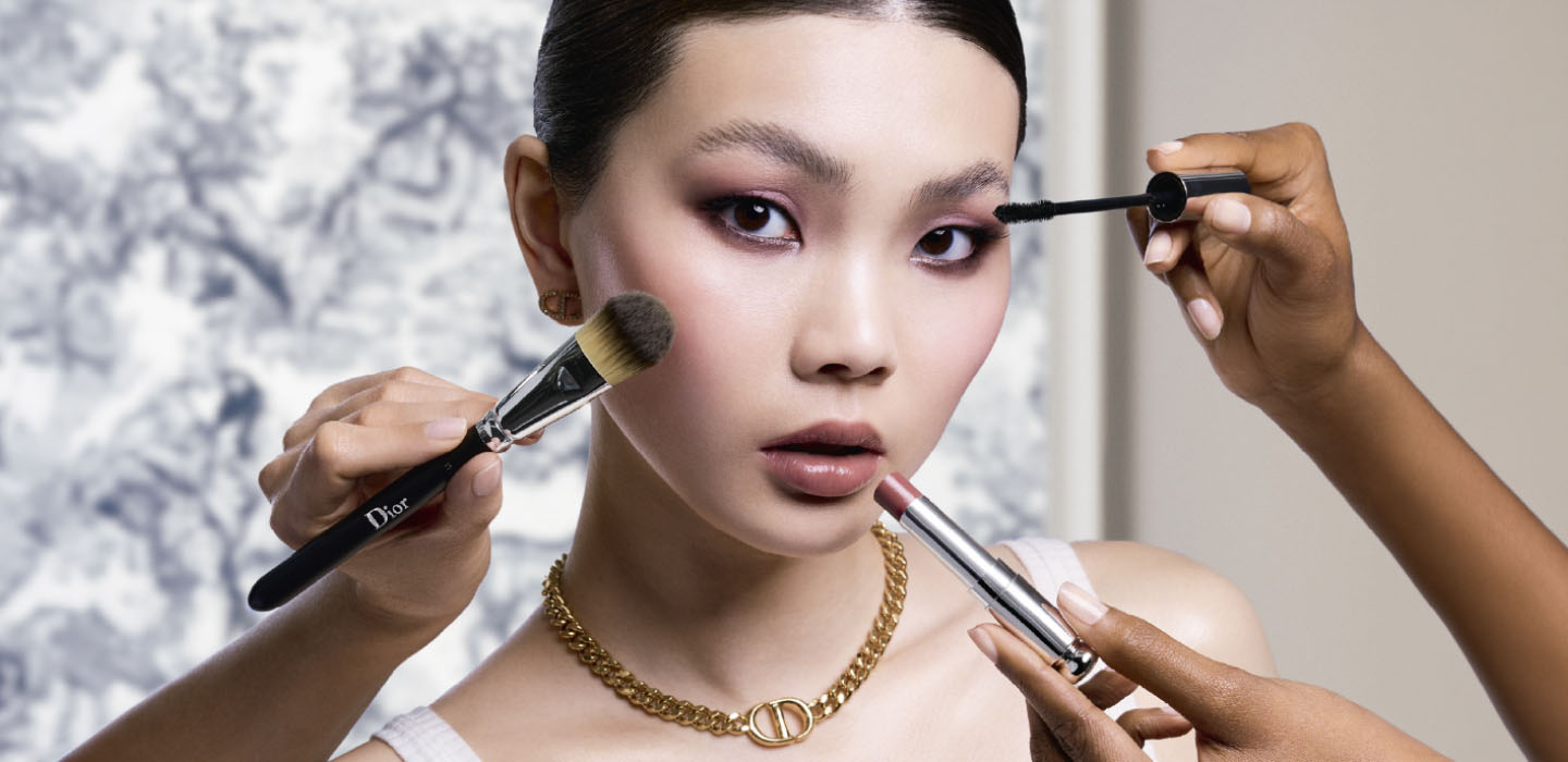 Banner promocional para masterclass de belleza exclusiva de la marca Dior