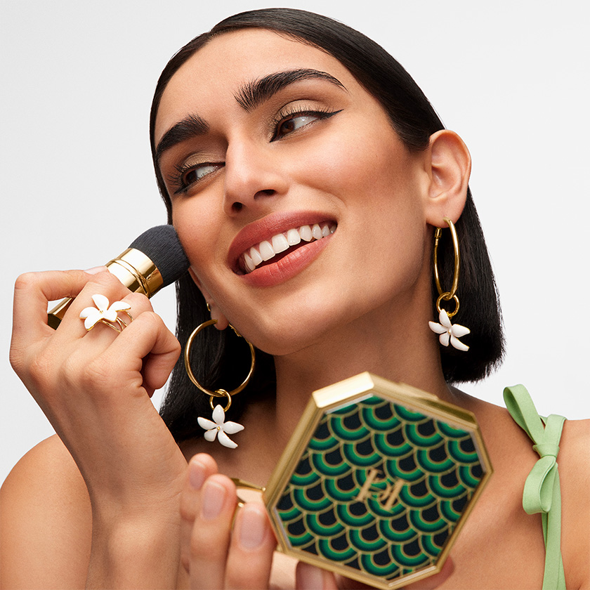 CAROLINA HERRERA BRONZER