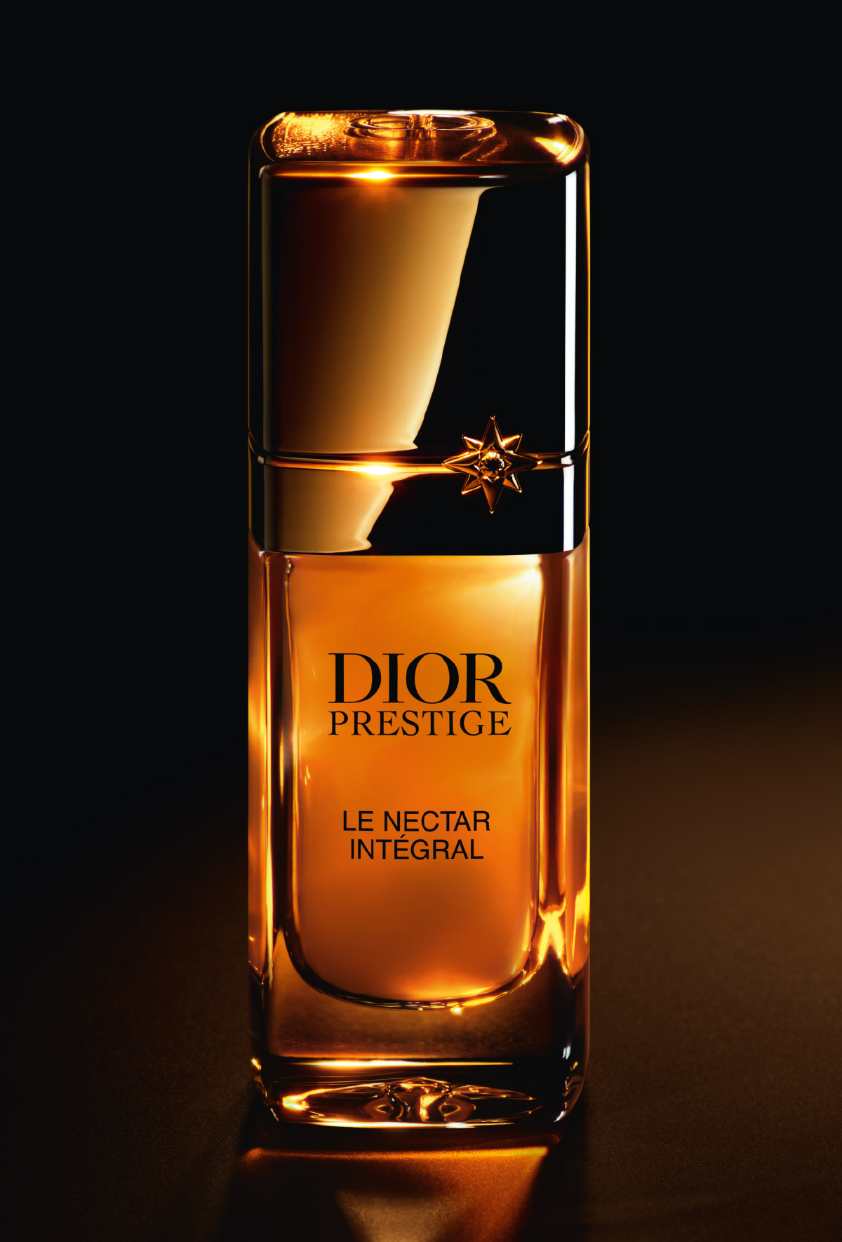 Piel visiblemente realzada y contornos redefinidos.