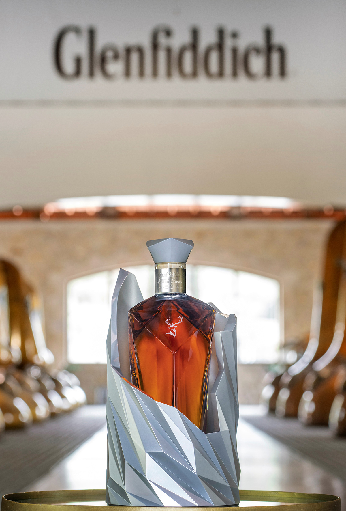 Nuestra variante Glenfiddich 50 años, es la cúspide de nuestros whiskies y representa la evolución de un líquido refinado por el tiempo.