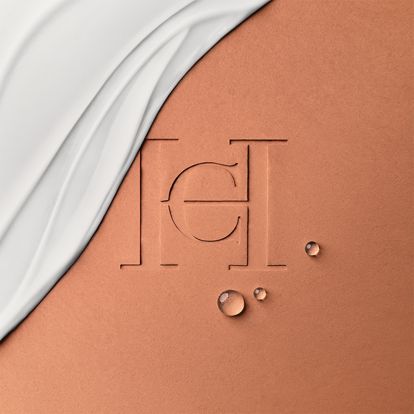 CAROLINA HERRERA BRONZER