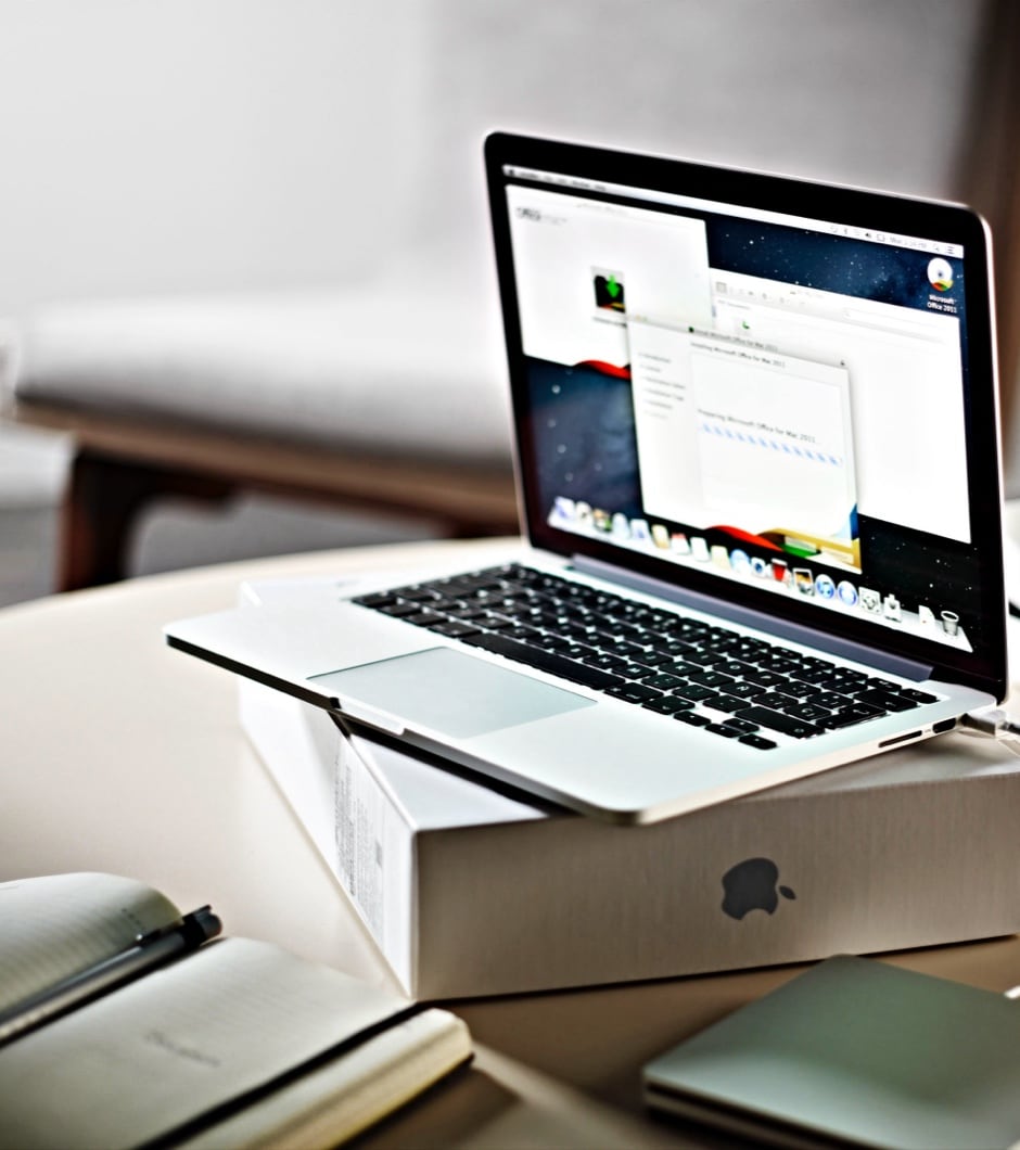 Imagen computadora portátil marca Apple