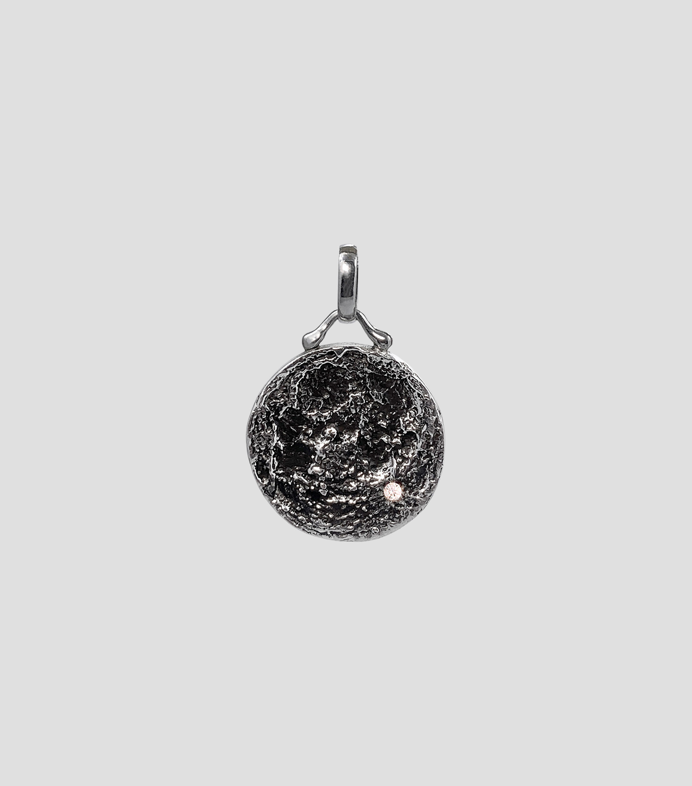 Dije en Plata .925 Superficie lunar con Moissanita Unisex