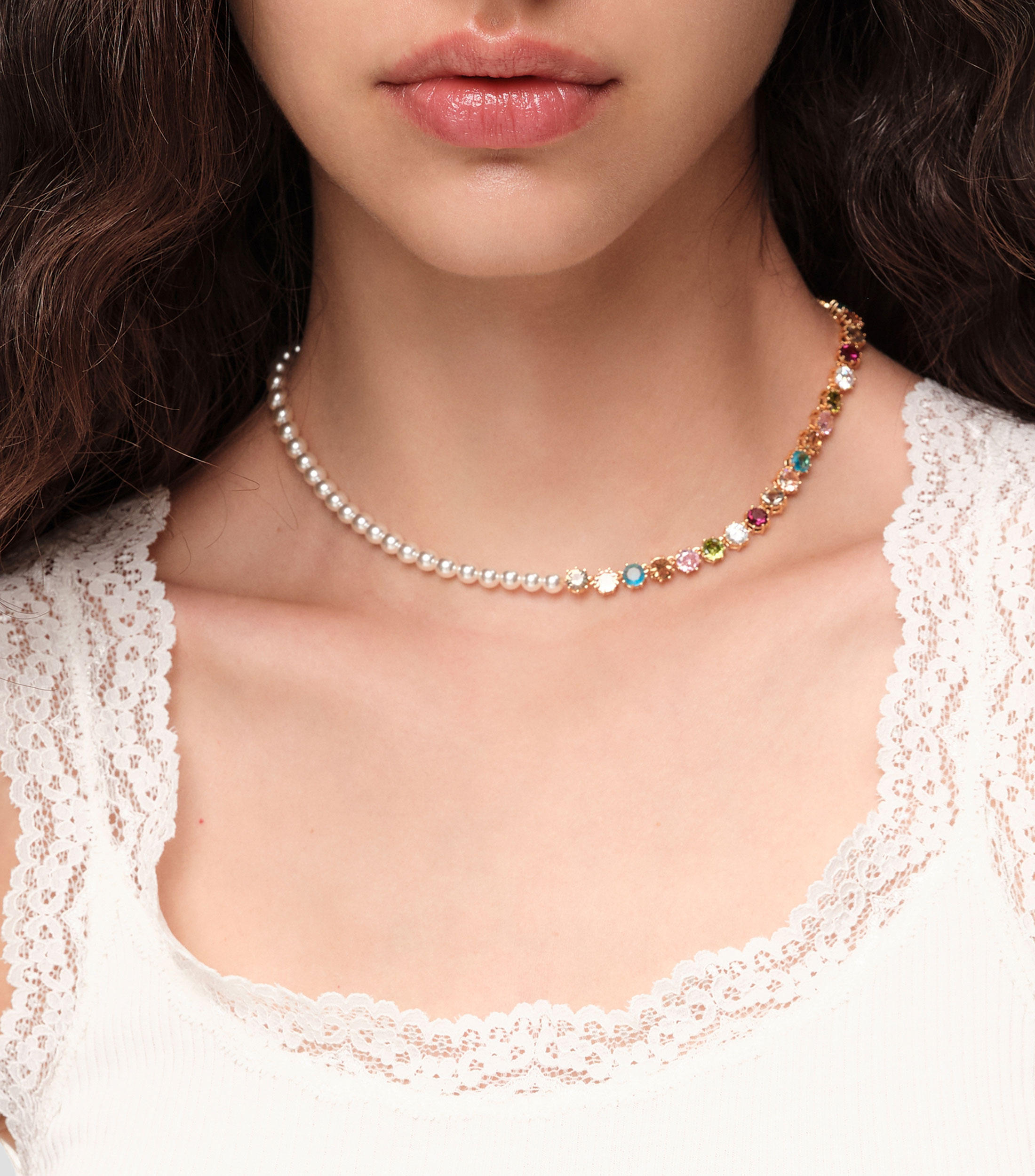 Collar con cristales multicolores y perlas Mujer